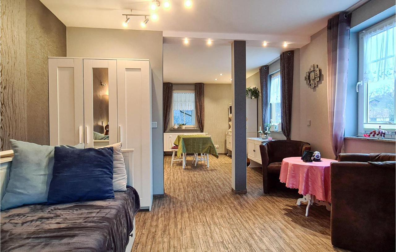 2 Bedroom Cozy Apartment In Suhl Eksteriør bilde